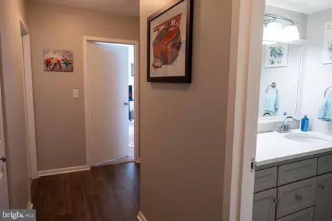 Entry Way - 205 E Joppa Rd #405, Towson, MD 21286 photo 2 of 4