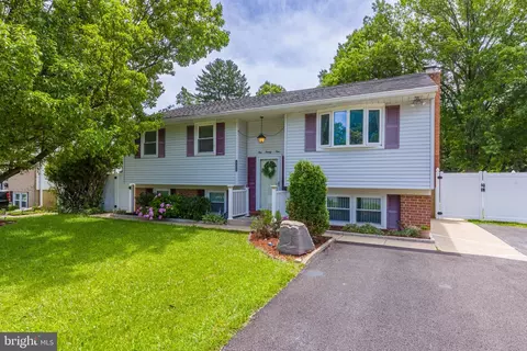 121 E Cherry Hill Rd, Reisterstown, MD 21136