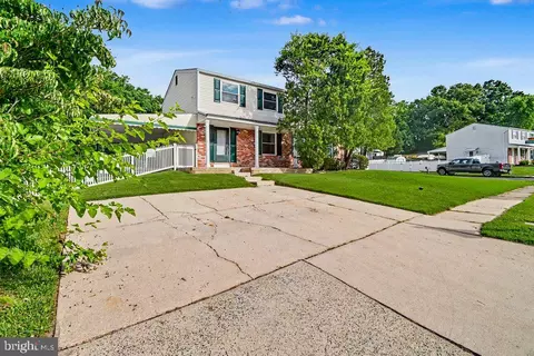 8614 Manorfield Rd, Nottingham, MD 21236