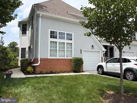 110 Old Plantation #110, Pikesville, MD 21208