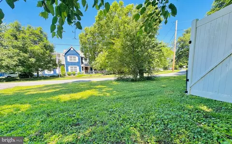 Exterior - 8608 Oak Rd, Sparrows Point, MD 21219 photo 2 of 9