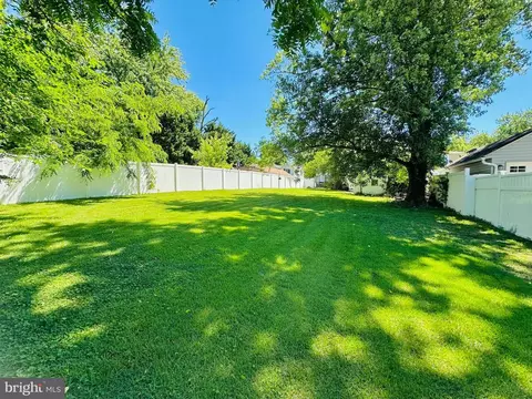 Exterior - 8608 Oak Rd, Sparrows Point, MD 21219 photo 5 of 9
