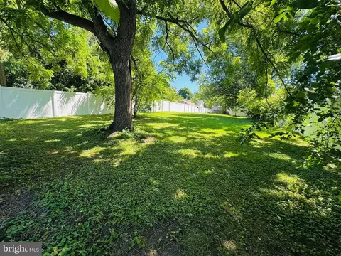 Exterior - 8608 Oak Rd, Sparrows Point, MD 21219 photo 7 of 9