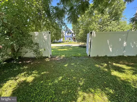 Exterior - 8608 Oak Rd, Sparrows Point, MD 21219 photo 4 of 9