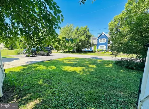 Exterior - 8608 Oak Rd, Sparrows Point, MD 21219 photo 1 of 9