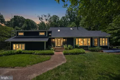 18 Woodward Ct, Reisterstown, MD 21136