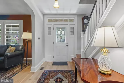 Entry Way - 701 Murdock Rd, Baltimore, MD 21212 photo 7 of 11