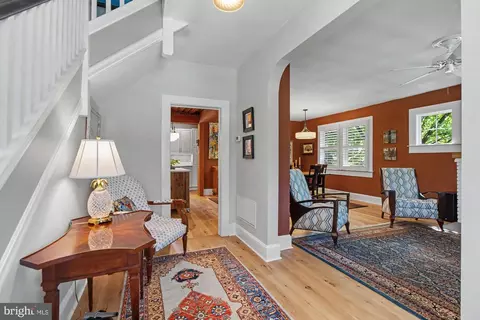 Entry Way - 701 Murdock Rd, Baltimore, MD 21212 photo 2 of 11