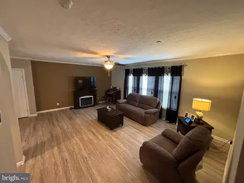 Living - 12130 Eastern Ave, Middle River, MD 21220 photo 1 of 2