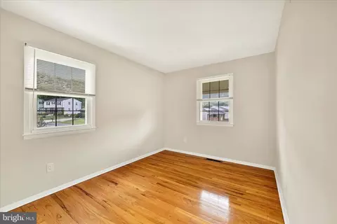 Bedroom - 4700 Ebenezer Rd, Nottingham, MD 21236 photo 4 of 6