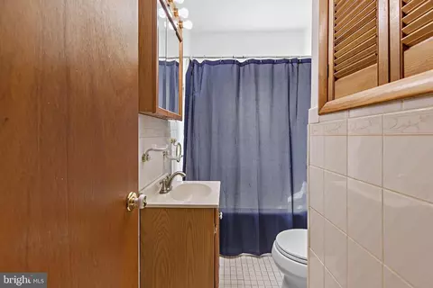 Bath - 5625 Allender Rd, White Marsh, MD 21162 photo 1 of 2
