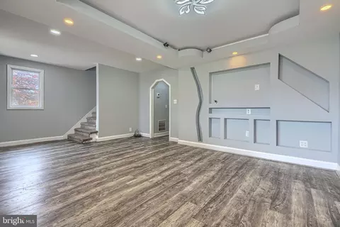 Living - 7428 Poplar Ave, Baltimore, MD 21224 photo 2 of 6