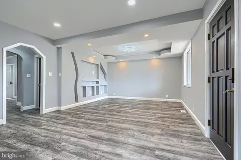 Living - 7428 Poplar Ave, Baltimore, MD 21224 photo 1 of 6