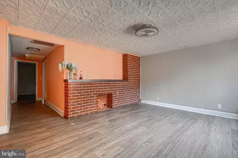Living - 7428 Poplar Ave, Baltimore, MD 21224 photo 6 of 6