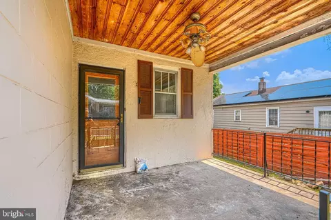 Exterior - 7428 Poplar Ave, Baltimore, MD 21224 photo 3 of 5
