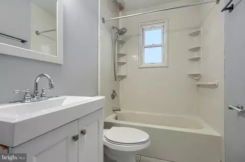 Bath - 7428 Poplar Ave, Baltimore, MD 21224 photo 1 of 1