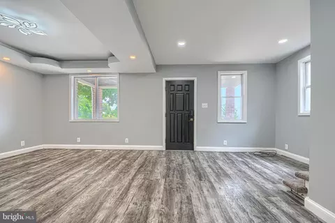 Living - 7428 Poplar Ave, Baltimore, MD 21224 photo 4 of 6