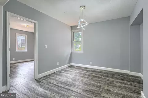 Entry Way - 7428 Poplar Ave, Baltimore, MD 21224 photo 5 of 10