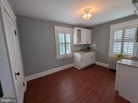 Entry Way - 4500 Ridge Ave, Halethorpe, MD 21227 photo 6 of 8