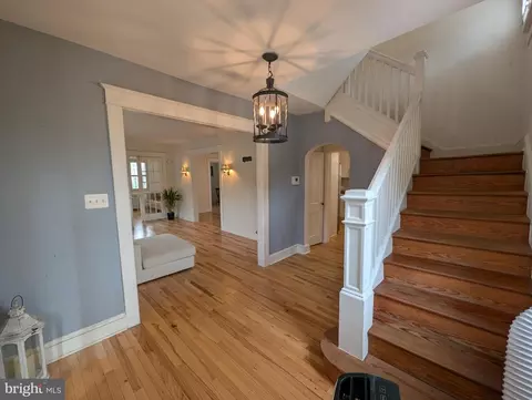 Entry Way - 4500 Ridge Ave, Halethorpe, MD 21227 photo 2 of 8