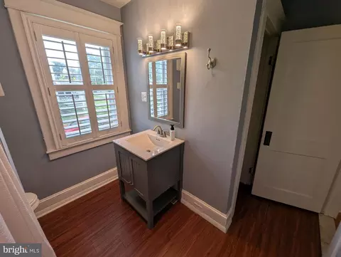 Bath - 4500 Ridge Ave, Halethorpe, MD 21227 photo 8 of 8