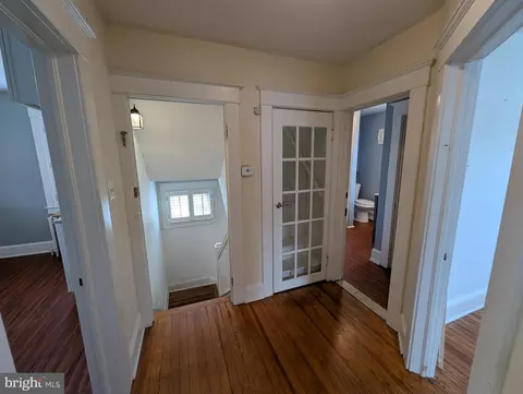 Entry Way - 4500 Ridge Ave, Halethorpe, MD 21227 photo 5 of 8