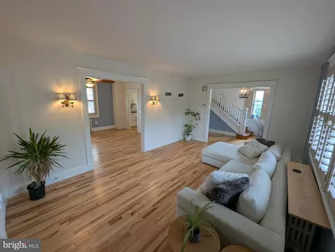Living - 4500 Ridge Ave, Halethorpe, MD 21227 photo 1 of 7