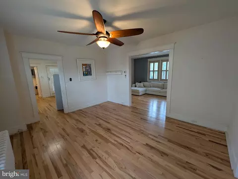 Living - 4500 Ridge Ave, Halethorpe, MD 21227 photo 5 of 7
