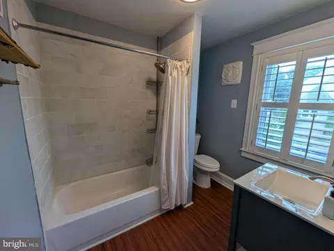 Bath - 4500 Ridge Ave, Halethorpe, MD 21227 photo 7 of 8