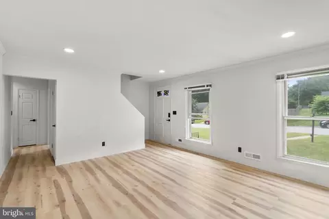 Living - 577 Brook Rd, Towson, MD 21286 photo 4 of 4