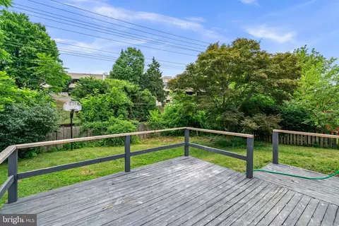 Exterior - 577 Brook Rd, Towson, MD 21286 photo 5 of 11