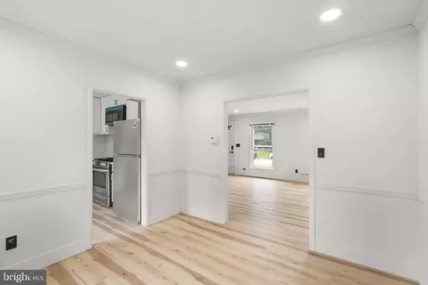 Entry Way - 577 Brook Rd, Towson, MD 21286 photo 3 of 4