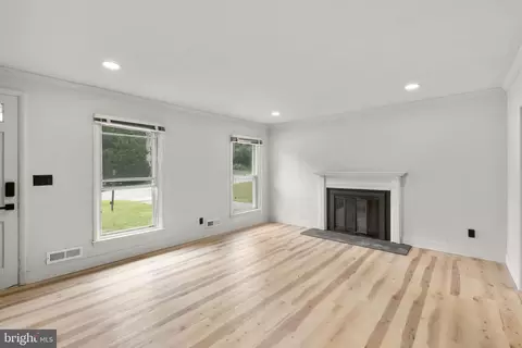 Living - 577 Brook Rd, Towson, MD 21286 photo 2 of 4