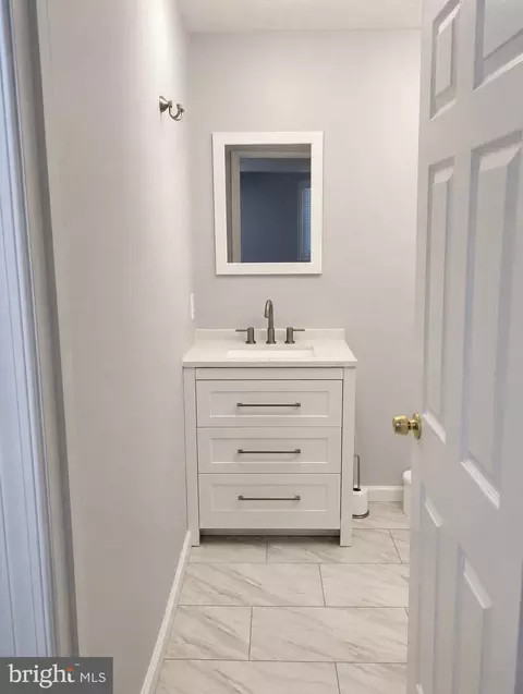Bath - 1635 Winding Brook Way, Windsor Mill, MD 21244 photo 3 of 4