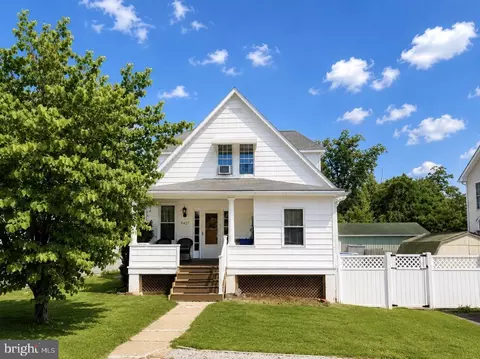 9427 Ridgely Ave, Parkville, MD 21234