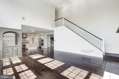 Living - 14307 Oak Meadow Rd, Baldwin, MD 21013 photo 4 of 7