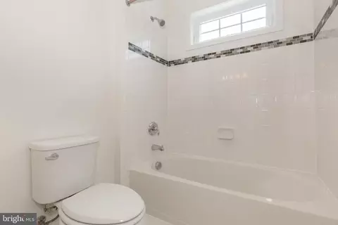Bath - 14307 Oak Meadow Rd, Baldwin, MD 21013 photo 2 of 2