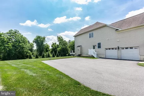 Exterior - 14307 Oak Meadow Rd, Baldwin, MD 21013 photo 5 of 11