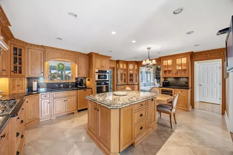 Kitchen - 3625 Stansbury Mill Rd, Phoenix, MD 21131 photo 4 of 9