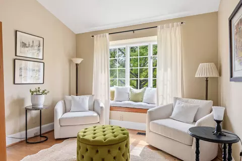 Living - 3625 Stansbury Mill Rd, Phoenix, MD 21131 photo 1 of 4