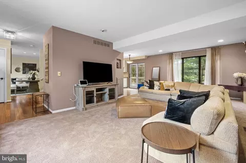 3 Oak Hill Ct, Owings Mills, MD 21117