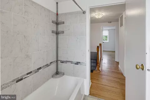 Bath - 3256 Ryerson Cir, Halethorpe, MD 21227 photo 3 of 4