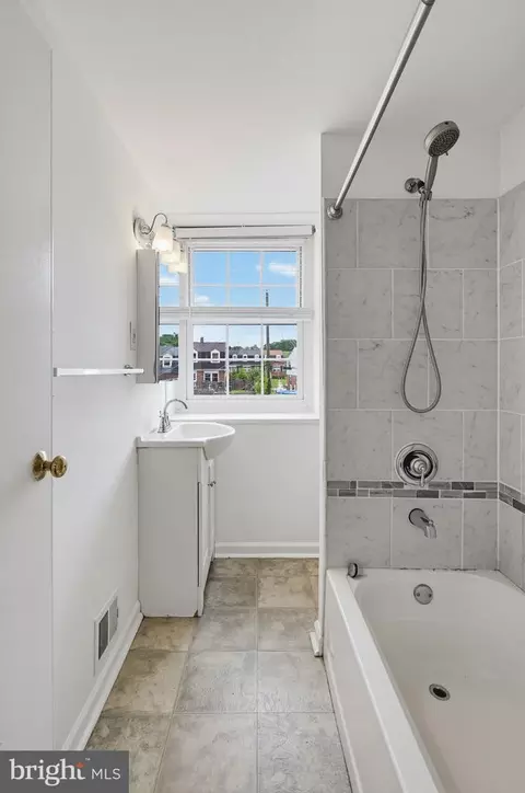 Bath - 3256 Ryerson Cir, Halethorpe, MD 21227 photo 1 of 4