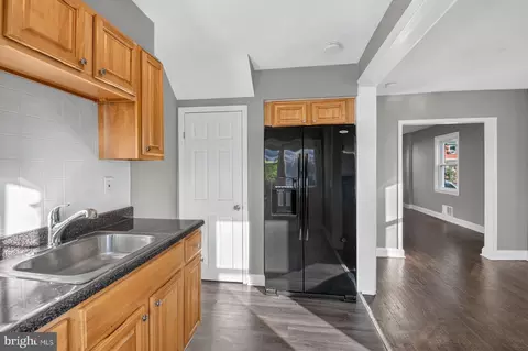 Entry Way - 2112 Firethorn Rd, Middle River, MD 21220 photo 3 of 5