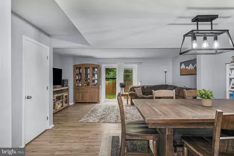 9238 Bellbeck Rd, Parkville, MD 21234