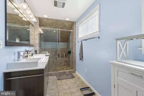 Bath - 4413 Maple Ave, Halethorpe, MD 21227 photo 2 of 2