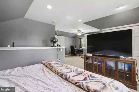 Bedroom - 4413 Maple Ave, Halethorpe, MD 21227 photo 2 of 5