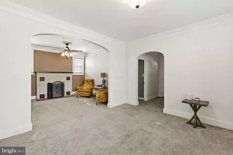 Living - 4413 Maple Ave, Halethorpe, MD 21227 photo 4 of 4