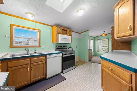 3306 Everlasting Ln, Middle River, MD 21220 photo 9