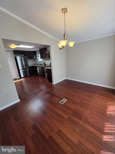 24 Tearose Dr, Middle River, MD 21220 photo 7